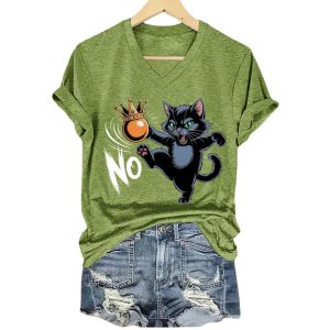 V Neck Retro Cat And Crown No Kings In America Print T Shirt