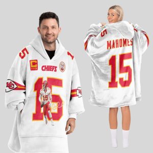 Captain Patrick Mahomes 15 Chiefs Signature Blanket Hoodie3