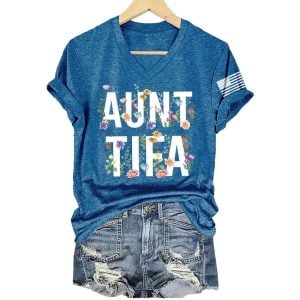 V-Neck Retro Aunt Tifa Print T-Shirt
